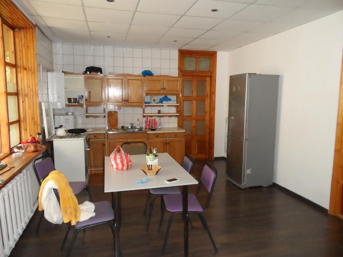 Freedom Hostel Алма Ата Екстериор снимка