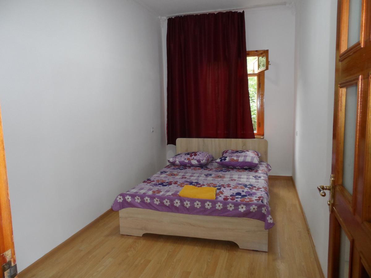 Freedom Hostel Алма Ата Екстериор снимка